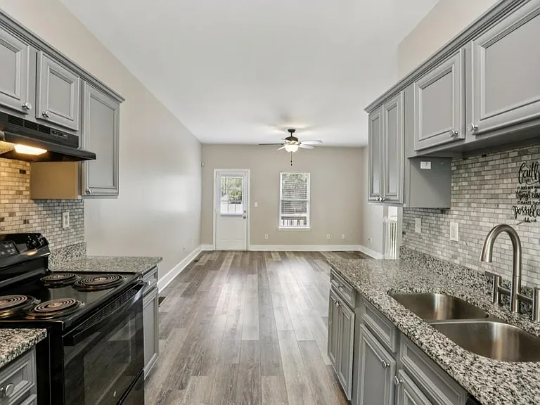 751 Prince Pl NW — Photo 16
