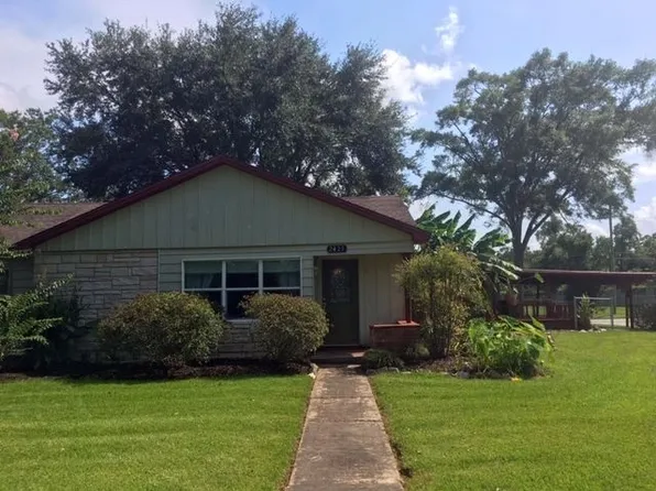 2425 Overbrook Ln, Beaumont, TX 77703