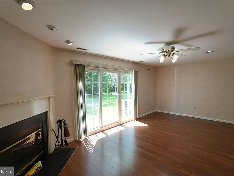 2005 Harvard Dr — Photo 19