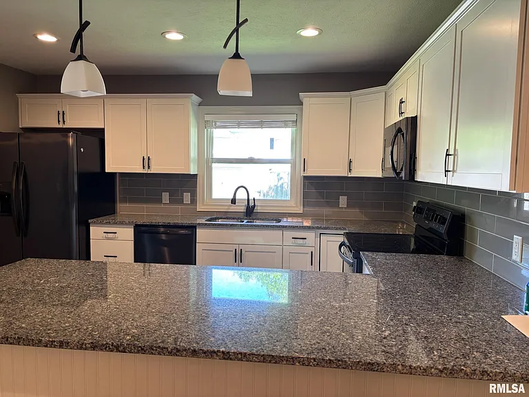 90 Pinehurst Dr — Photo 6