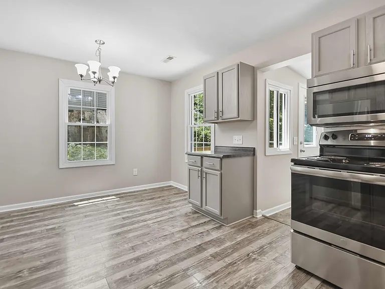 970 Swift Dr — Photo 6
