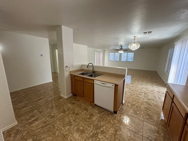 7399 W Solano Dr S — Photo 13