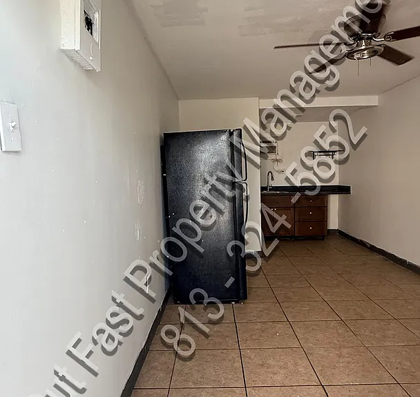 9718 N Nebraska Ave — Photo 2