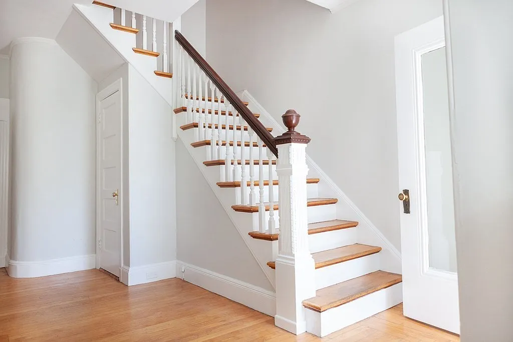 6 bed, 2193 sqft, $6,895 — Photo 4