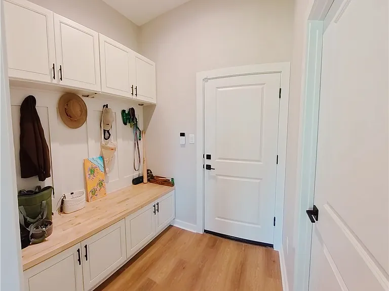 2105 Aleppo Ct — Photo 2