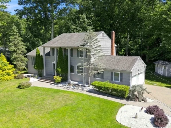 6 Meadowbrook Rd, Randolph Twp., NJ 07869