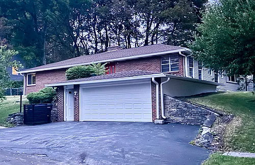 319 Barrington Rd Photo 1