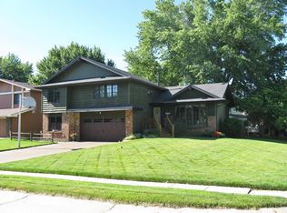 15293 V St, Omaha, NE 68137