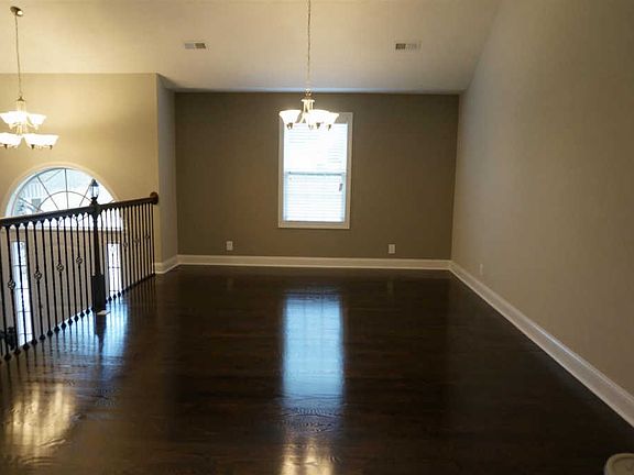 5th image of 3527 Clover Hill Dr