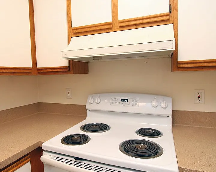 McKenzie Court — Photo 14