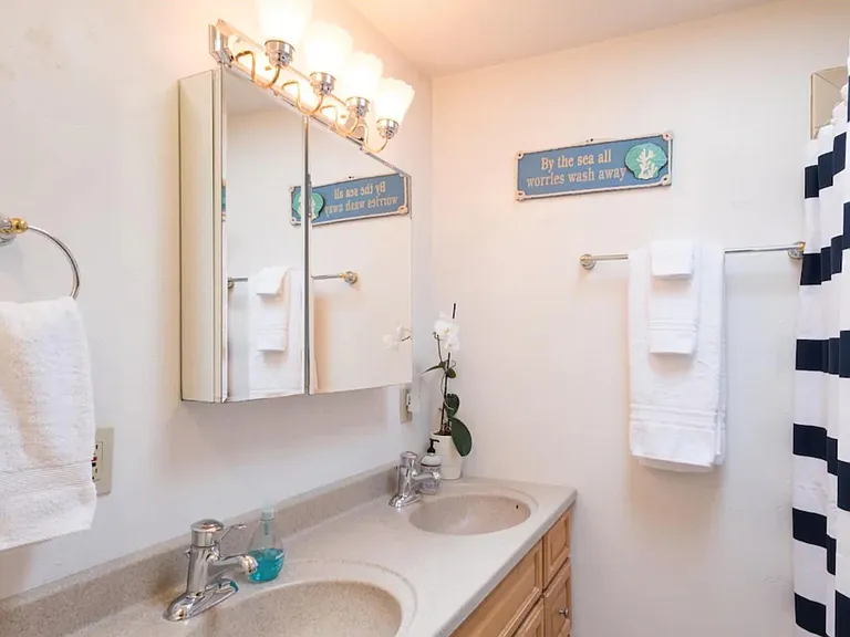 4742 Kleefeld Ave — Photo 9