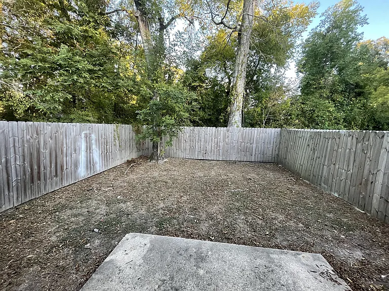 7047 Meadow Park Ave — Photo 7
