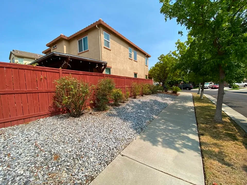 3 bed, 2.5 bath, 1757 sqft, $2,900 — Photo 3