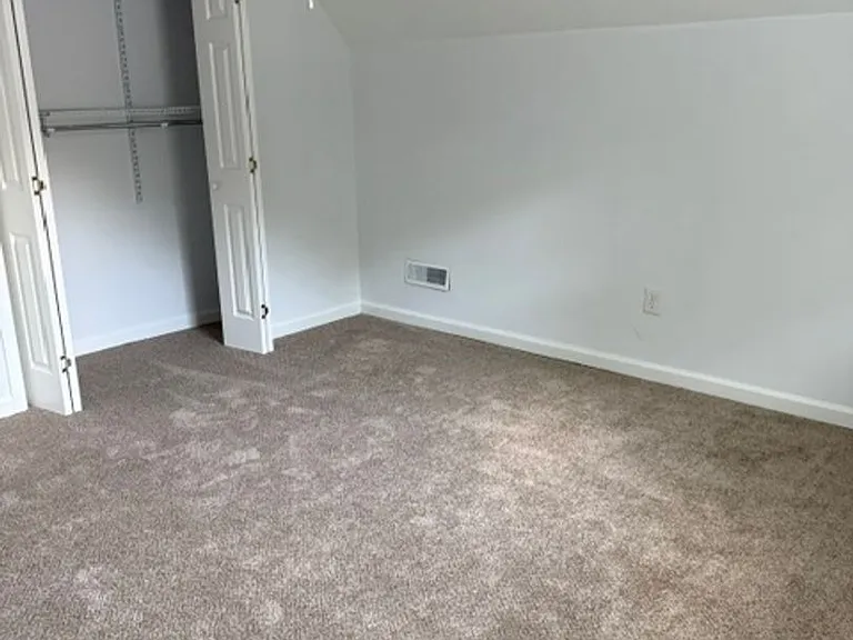 302 Cottonwood Ln — Photo 14