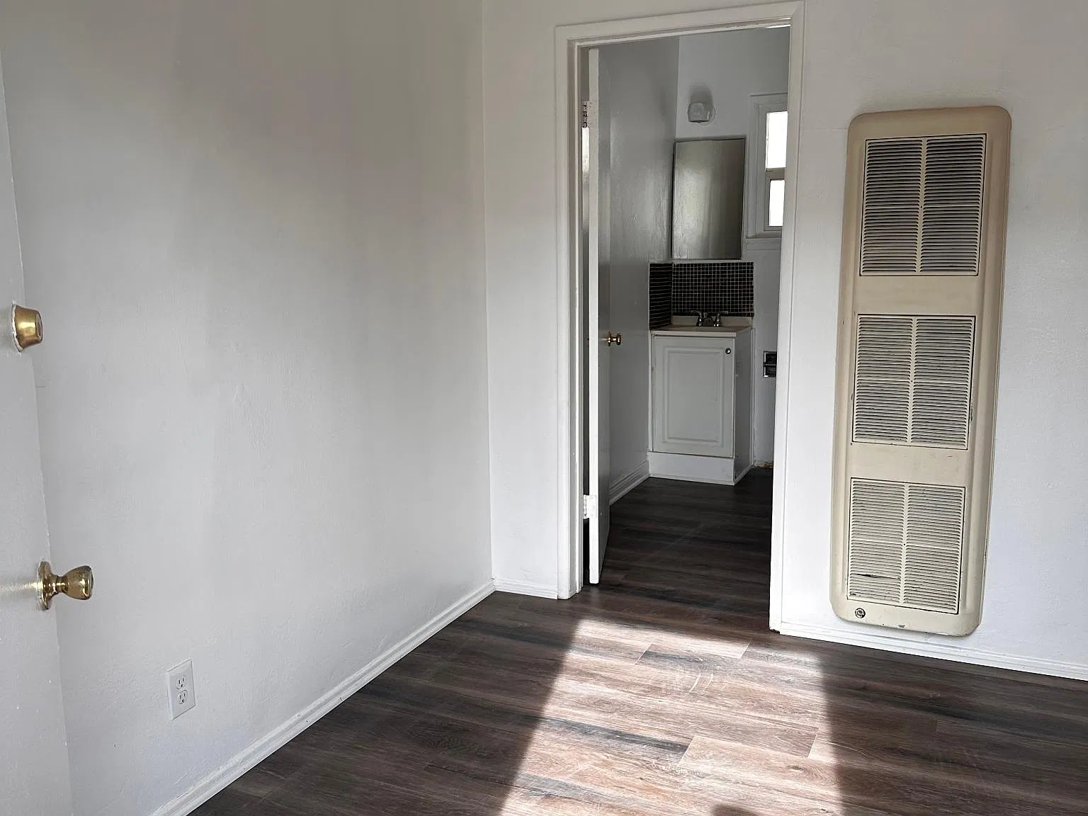 Studio, 500 sqft, $1,000 — Photo 2