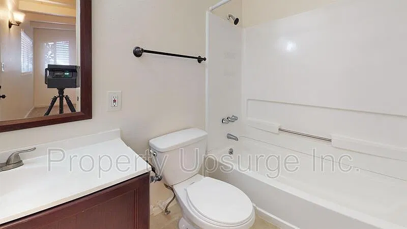 1 bed, 1.0 bath, 585 sqft, $1,095 — Photo 3