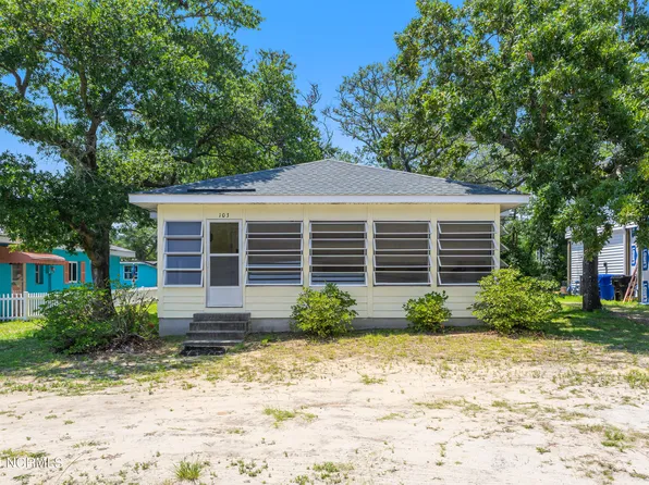 103 N Middleton Avenue, Oak Island, NC 28465
