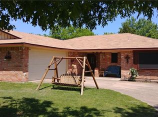 171 Creekview Dr E, Red Oak, TX 75154