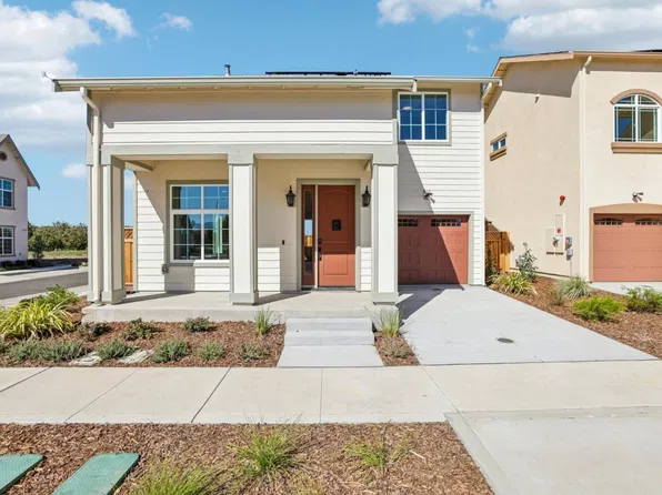 1122 Emersyn St, Hollister, CA 95023