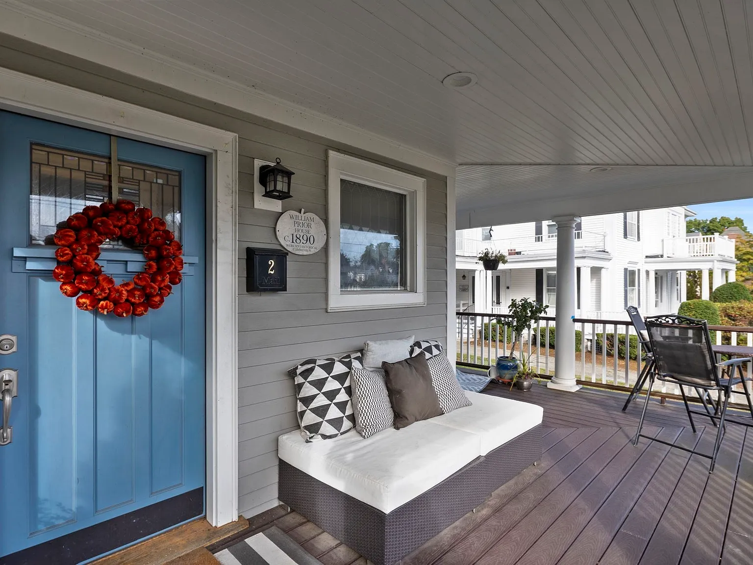 3 bed, 2.5 bath, 2418 sqft, $5,900 — Photo 3