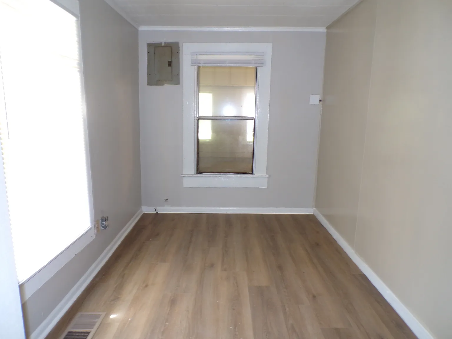 303 2nd Avenue South - 1 — Photo 3