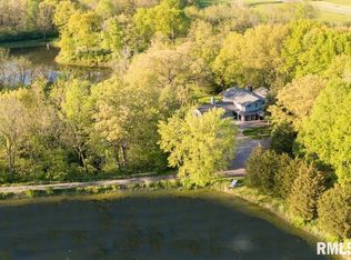 700 Country Club Ln, Pekin, IL 61554