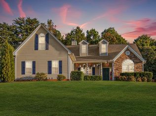 6420 Bearing Dr, Flowery Branch, GA 30542