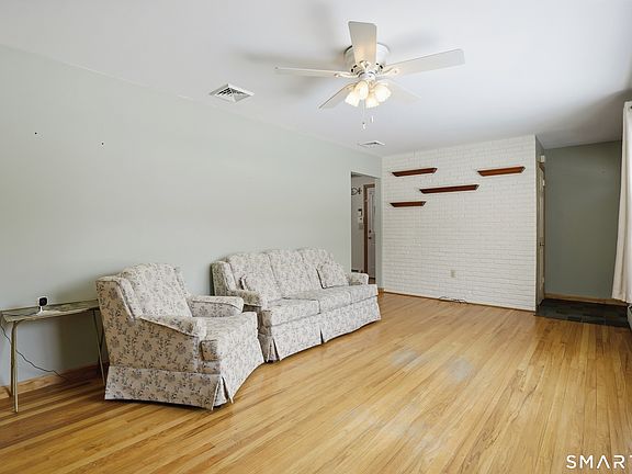 5th image of 36 Longview Terrace