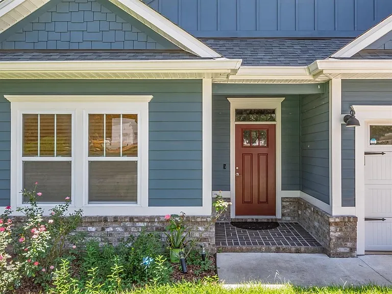 855 Avery Park Dr — Photo 2