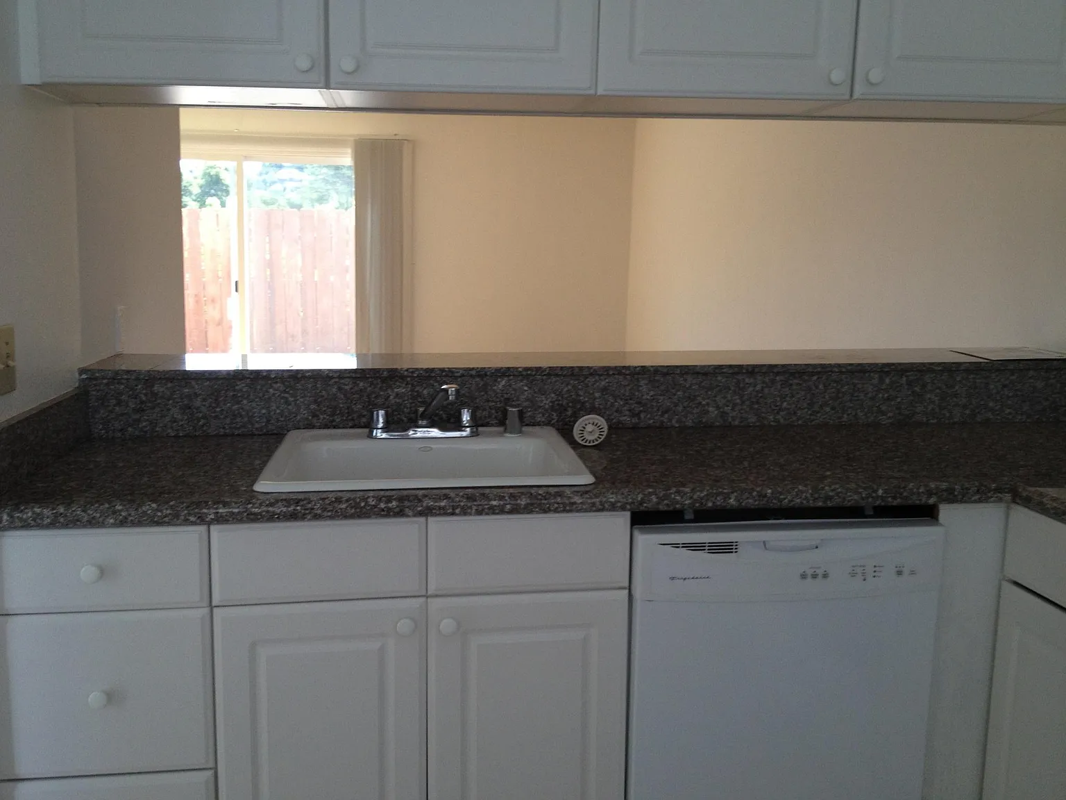 2 bed, 1114 sqft, $3,600 — Photo 2