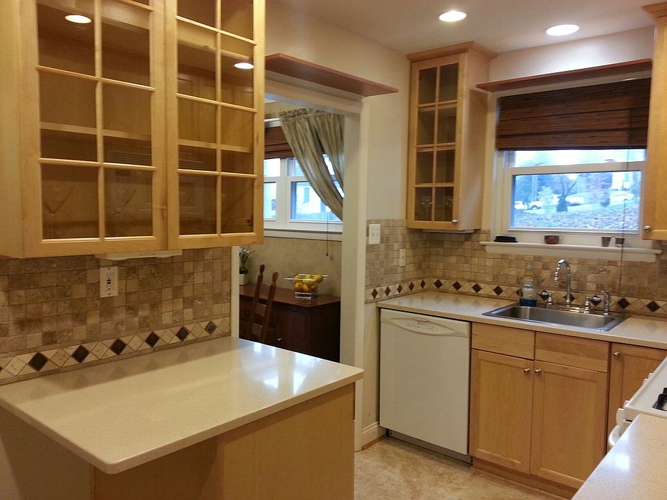 2nd image of 6384 Lakewood Dr