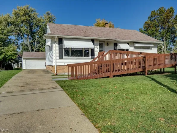 207 Forbes Rd, Bedford, OH 44146