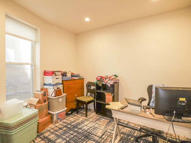 652 W Roscoe St #104 — Photo 5