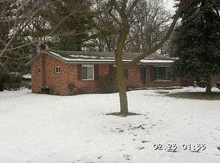 1361 Oakcrest Rd, Howell, MI 48843