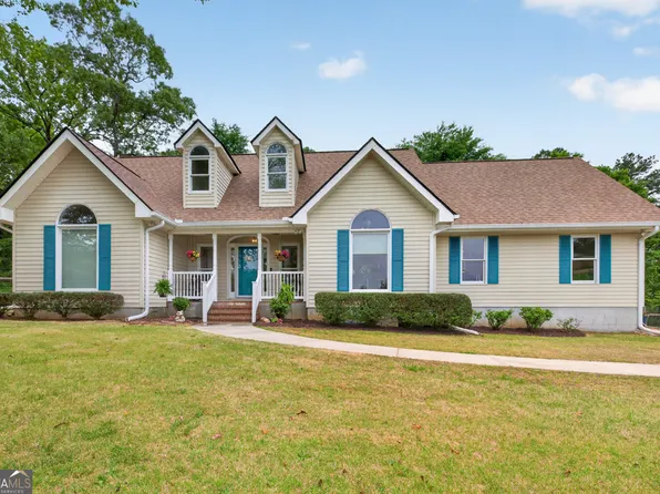 1207 Lakeland Dr, Toccoa, GA 30577