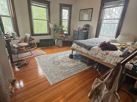4th image of 90 School St #3