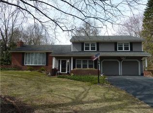 53 Landsdowne Ln, Rochester, NY 14618