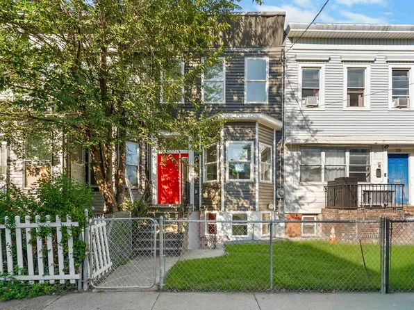 330 Forrest Street image 2 of 33