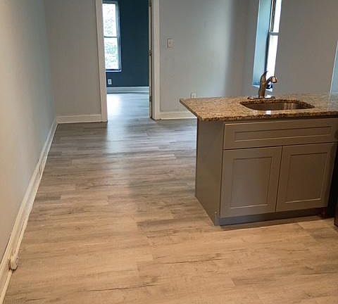 5th image of 1006 N 43rd St