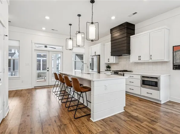 909 Douglas Eley Ln, Chesapeake, VA 23322