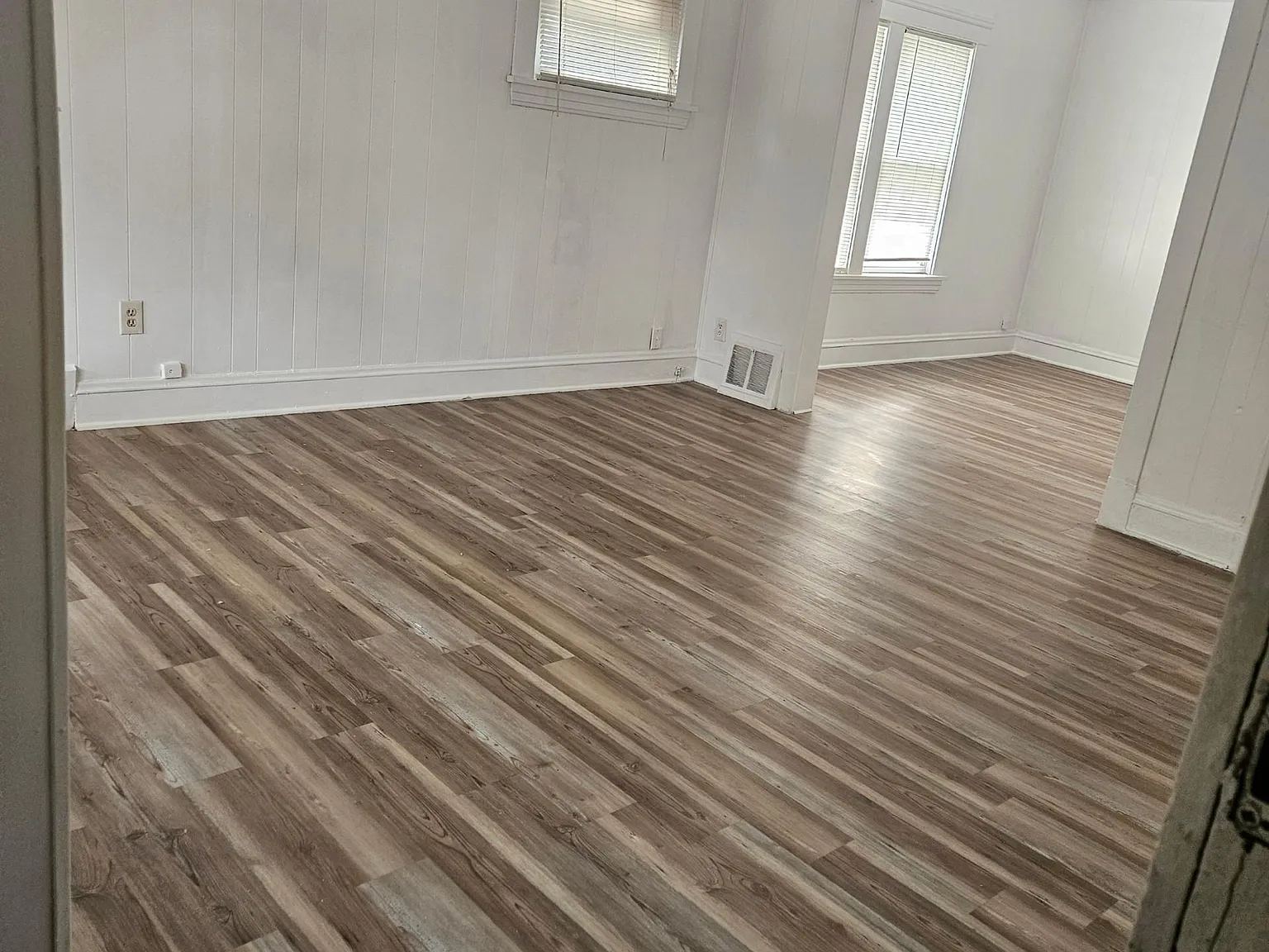 3 bed, 962 sqft, $900 — Photo 2