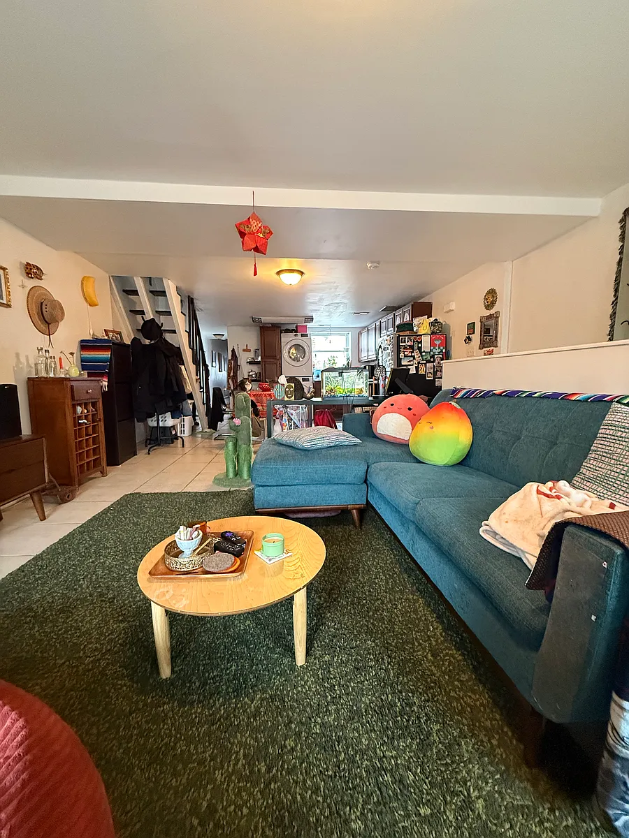 Building Photo - 155 W Girard Ave #3