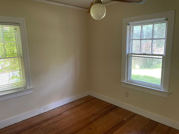 4th image of 2130 Winston Ave