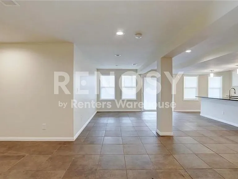 3836 Lloyd St — Photo 4