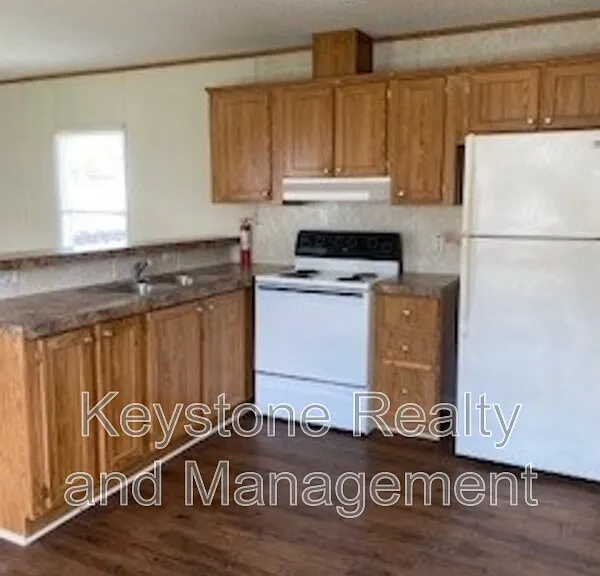 810 Monroe Ln — Photo 7