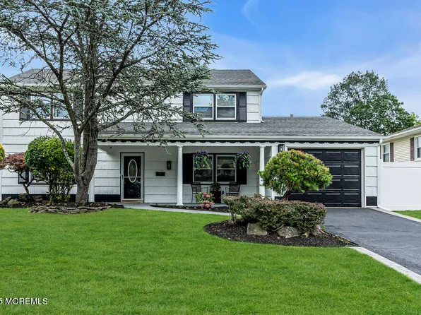 15 Inglewood Lane, Aberdeen, NJ 07747