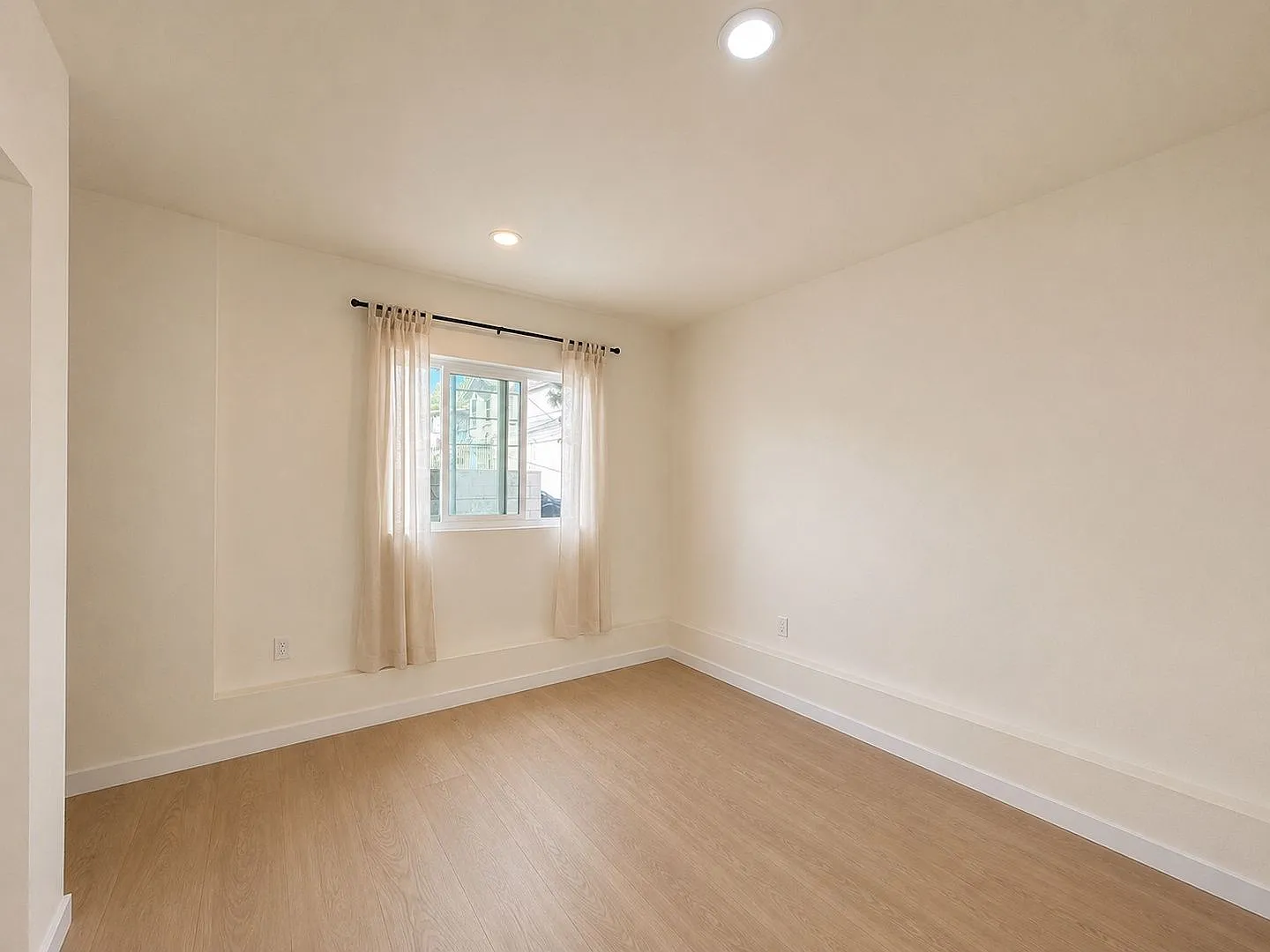 1 bed, 1.0 bath, 550 sqft, $2,195 — Photo 3