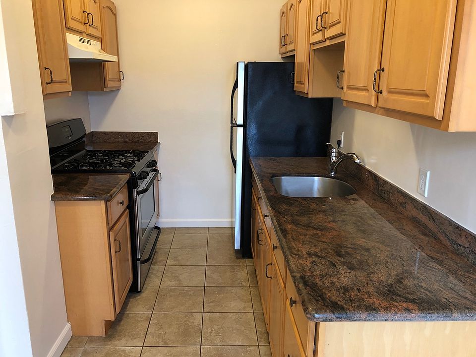 1st image of 3300 Scott St APT 305