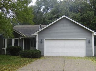 909 Ludwig Ave N, Champlin, MN 55316