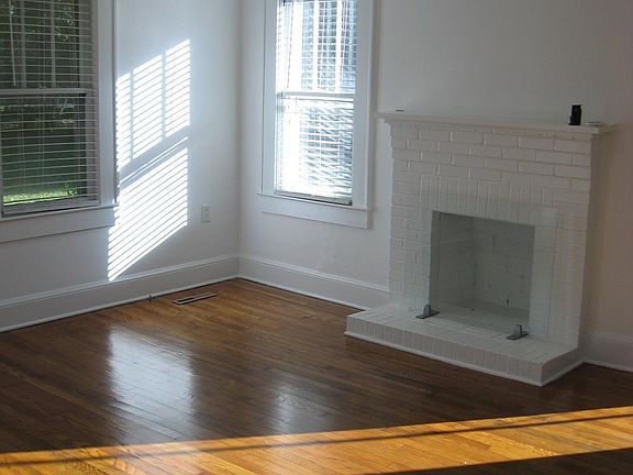 3rd image of 102 Oakland Ave
